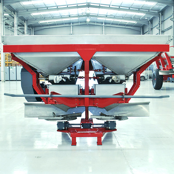 Smart Precision Fertilizer Spreader VM, capacity 300 lts , 600 lts